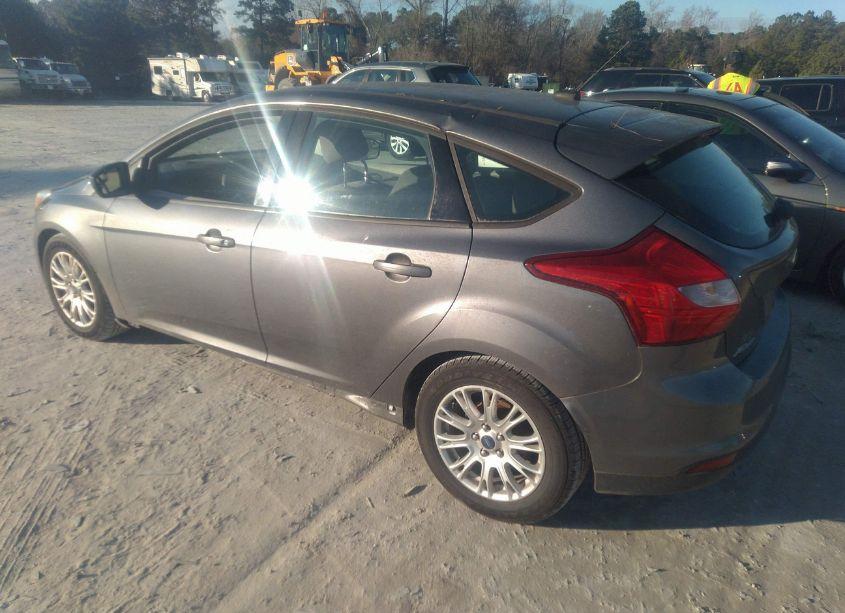 Photo 3 of 2012 Ford Focus SE (VIN 1FAHP3K29CL179128)