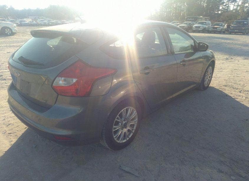 Photo 4 of 2012 Ford Focus SE (VIN 1FAHP3K29CL179128)