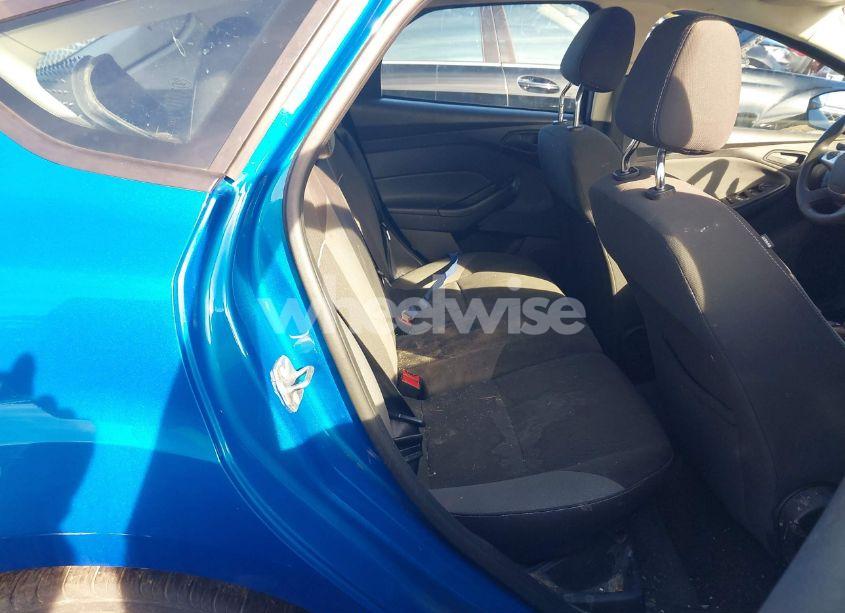 Photo 8 of 2012 Ford Focus SE (VIN 1FAHP3K29CL189870)