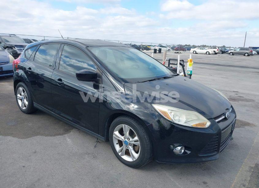 2012 Ford Focus SE (VIN 1FAHP3K29CL235004) main photo