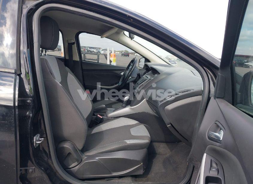 Photo 5 of 2012 Ford Focus SE (VIN 1FAHP3K29CL235004)