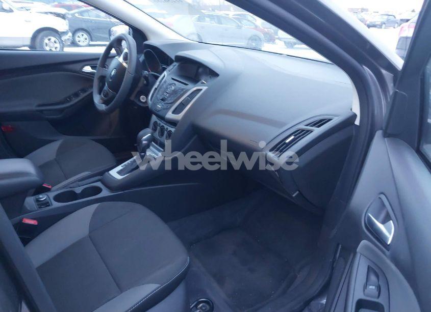 Photo 5 of 2012 Ford Focus SE (VIN 1FAHP3K29CL239053)