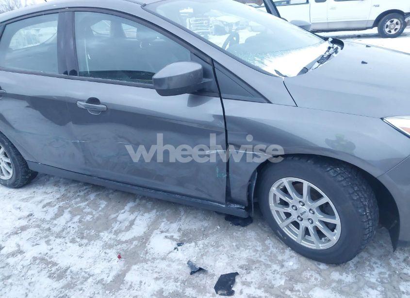 Photo 6 of 2012 Ford Focus SE (VIN 1FAHP3K29CL239053)