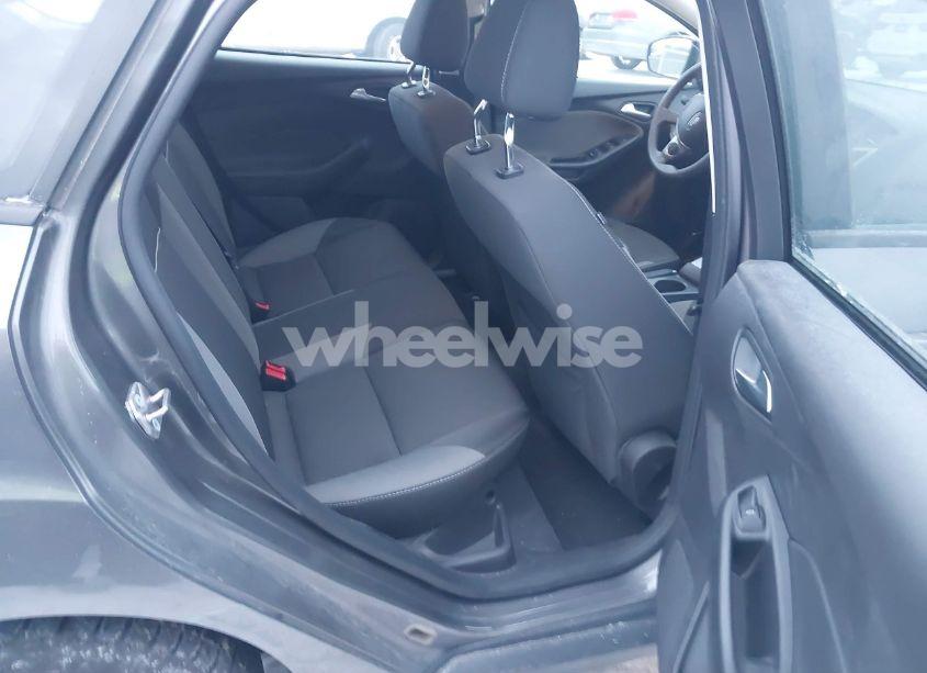 Photo 8 of 2012 Ford Focus SE (VIN 1FAHP3K29CL239053)