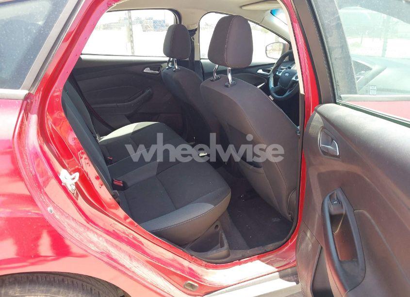 Photo 8 of 2012 Ford Focus SE (VIN 1FAHP3K29CL262025)