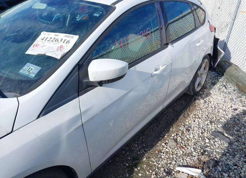 Photo 18 of 2012 Ford Focus SE (VIN 1FAHP3K29CL290469)