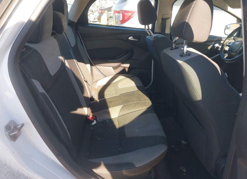 Photo 8 of 2012 Ford Focus SE (VIN 1FAHP3K29CL290469)