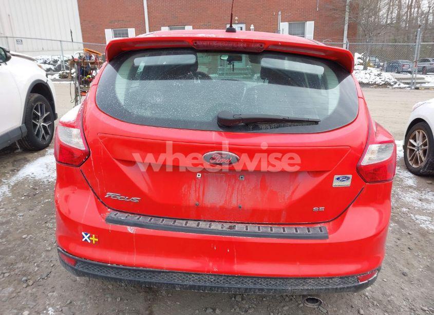 Photo 16 of 2012 Ford Focus SE (VIN 1FAHP3K29CL335216)