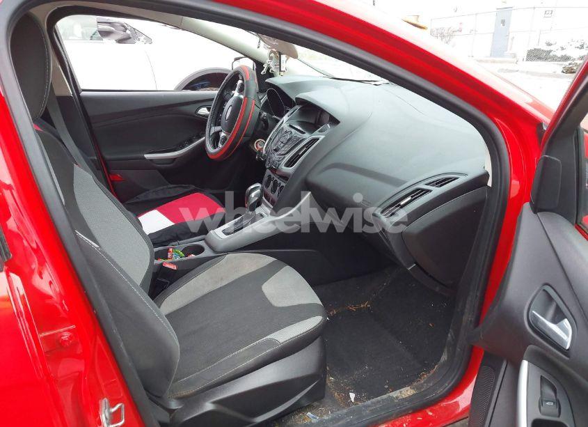 Photo 5 of 2012 Ford Focus SE (VIN 1FAHP3K29CL335216)