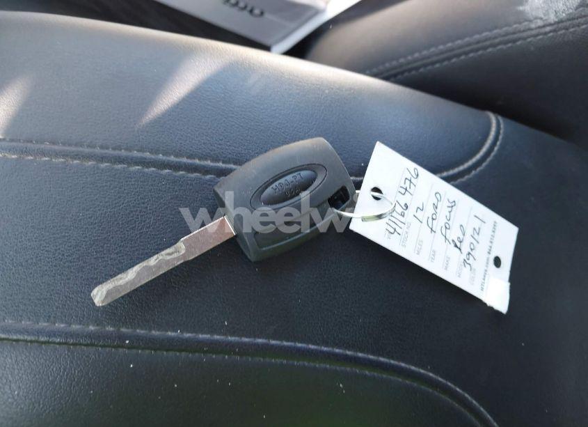 Photo 11 of 2012 Ford Focus SE (VIN 1FAHP3K29CL390121)