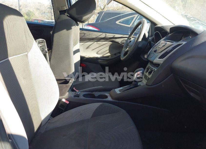 Photo 5 of 2012 Ford Focus SE (VIN 1FAHP3K29CL390121)