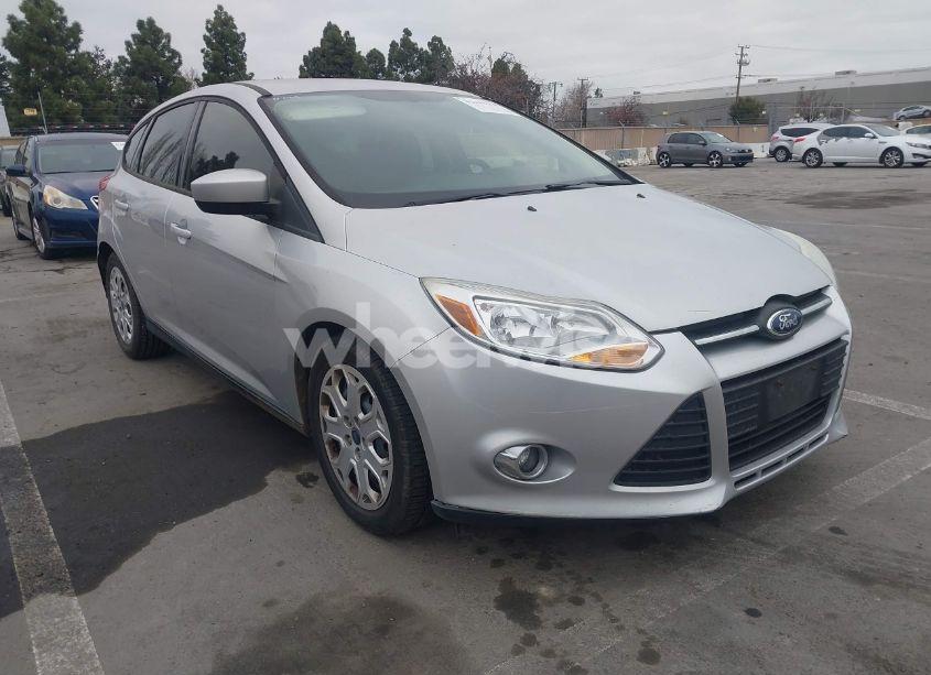 2012 Ford Focus SE (VIN 1FAHP3K29CL396338) main photo