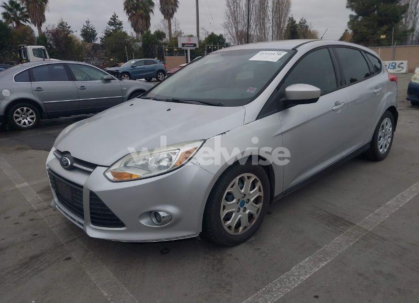 Photo 2 of 2012 Ford Focus SE (VIN 1FAHP3K29CL396338)