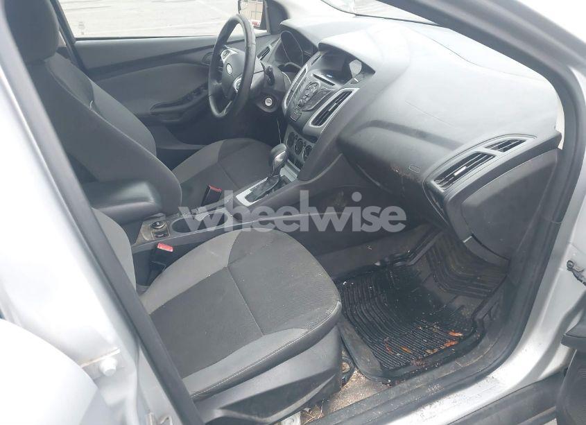 Photo 5 of 2012 Ford Focus SE (VIN 1FAHP3K29CL396338)