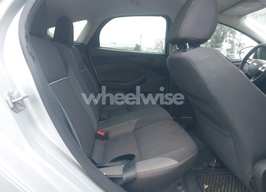 Photo 8 of 2012 Ford Focus SE (VIN 1FAHP3K29CL396338)