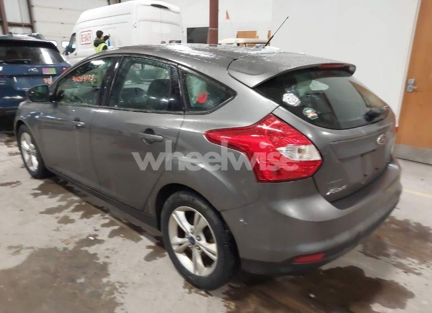 Photo 3 of 2012 Ford Focus SE (VIN 1FAHP3K29CL399806)