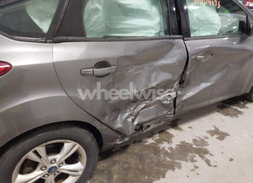 Photo 6 of 2012 Ford Focus SE (VIN 1FAHP3K29CL399806)