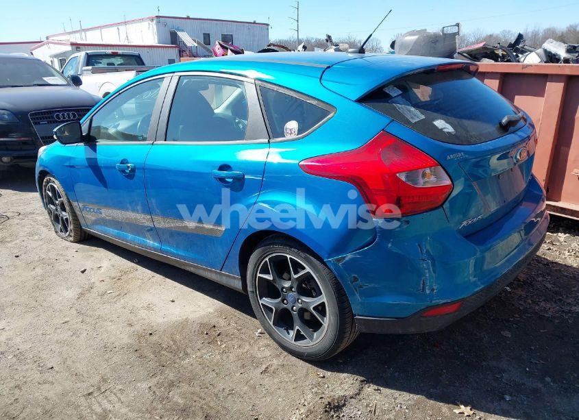 Photo 3 of 2012 Ford Focus SE (VIN 1FAHP3K29CL402574)
