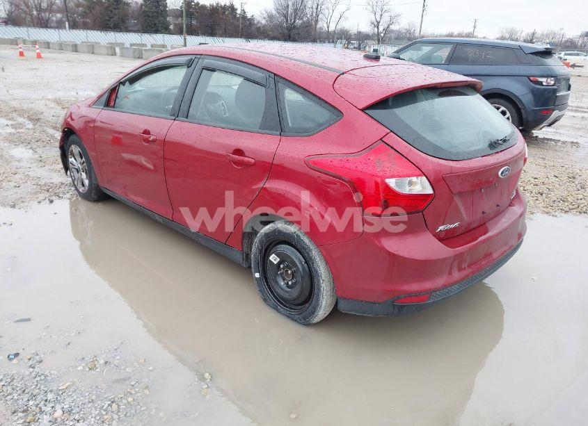 Photo 3 of 2012 Ford Focus SE (VIN 1FAHP3K29CL457185)