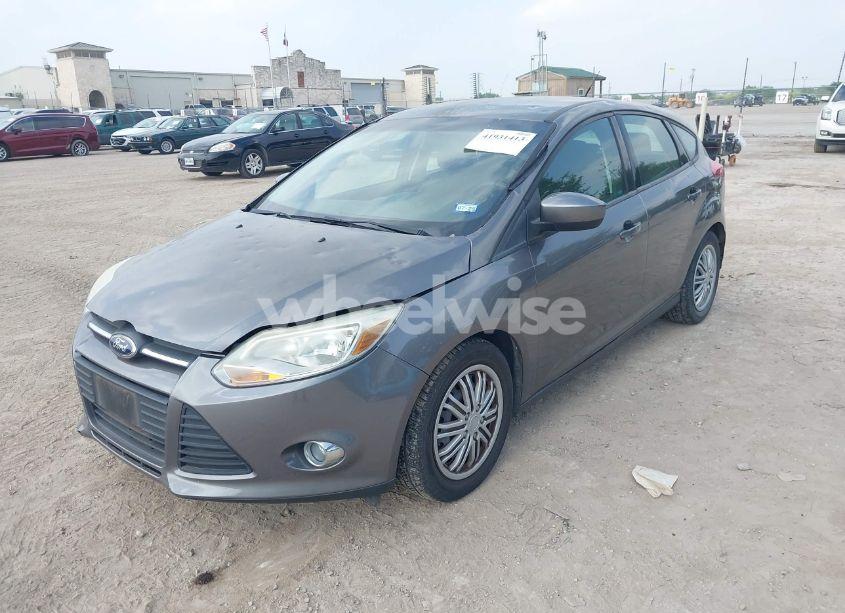 Photo 2 of 2012 Ford Focus SE (VIN 1FAHP3K29CL480126)