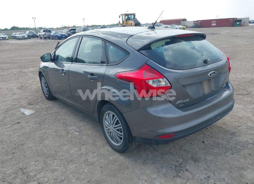 Photo 3 of 2012 Ford Focus SE (VIN 1FAHP3K29CL480126)