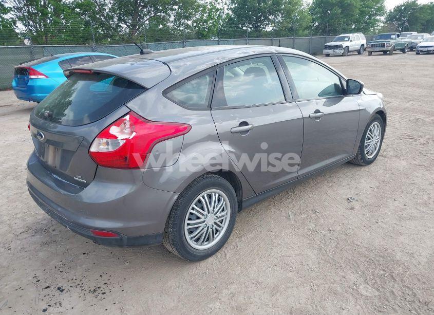 Photo 4 of 2012 Ford Focus SE (VIN 1FAHP3K29CL480126)