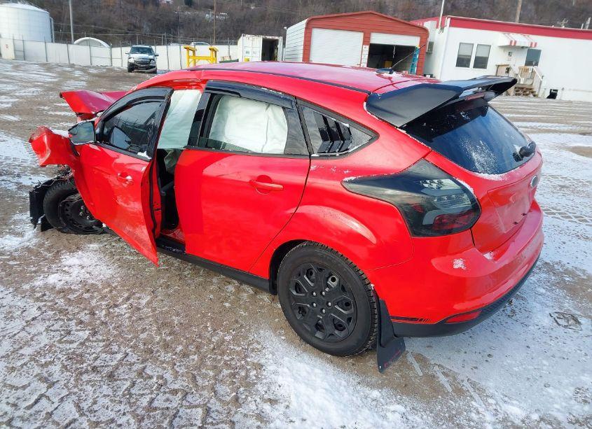 Photo 3 of 2012 Ford Focus SE (VIN 1FAHP3K2XCL124817)