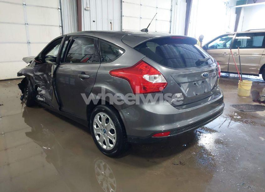 Photo 3 of 2012 Ford Focus SE (VIN 1FAHP3K2XCL139690)