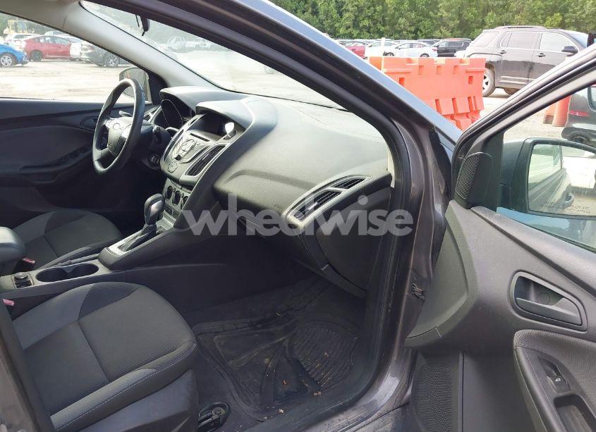 Photo 5 of 2012 Ford Focus SE (VIN 1FAHP3K2XCL216879)