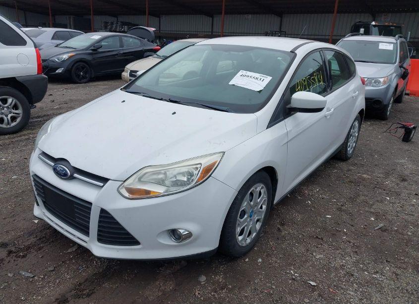 Photo 2 of 2012 Ford Focus SE (VIN 1FAHP3K2XCL231088)