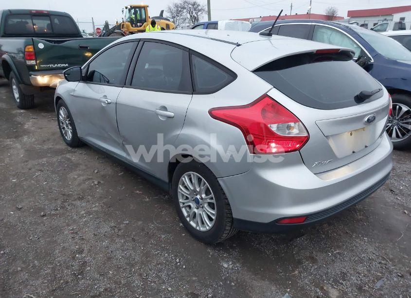 Photo 3 of 2012 Ford Focus SE (VIN 1FAHP3K2XCL252541)