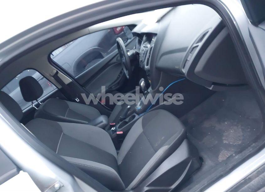 Photo 5 of 2012 Ford Focus SE (VIN 1FAHP3K2XCL252541)