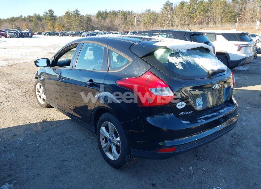 Photo 3 of 2012 Ford Focus SE (VIN 1FAHP3K2XCL253401)