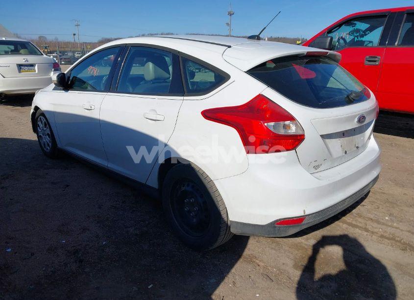 Photo 3 of 2012 Ford Focus SE (VIN 1FAHP3K2XCL276399)