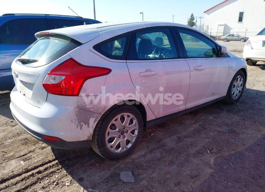 Photo 4 of 2012 Ford Focus SE (VIN 1FAHP3K2XCL276399)
