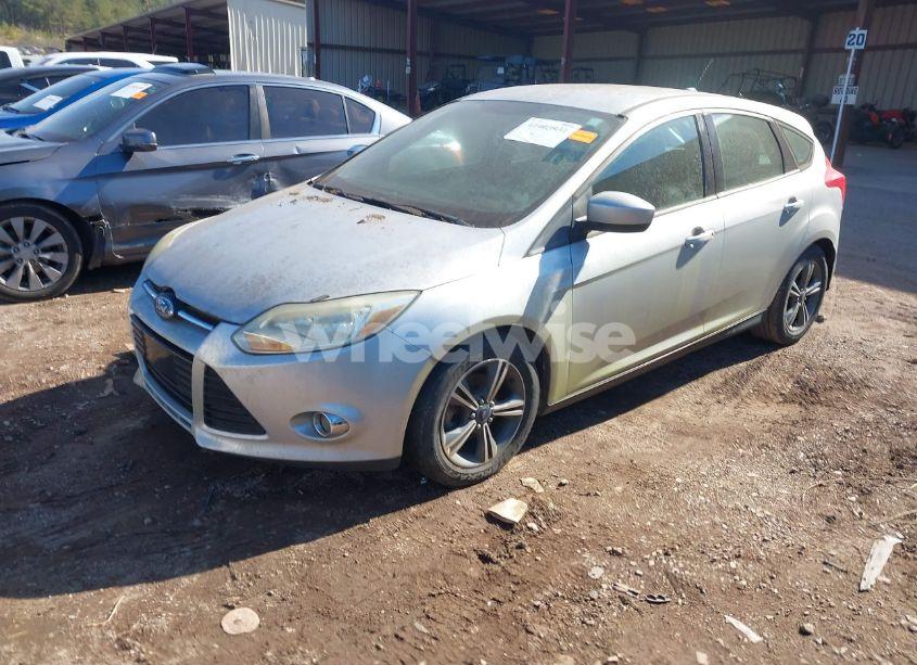 Photo 2 of 2012 Ford Focus SE (VIN 1FAHP3K2XCL327447)