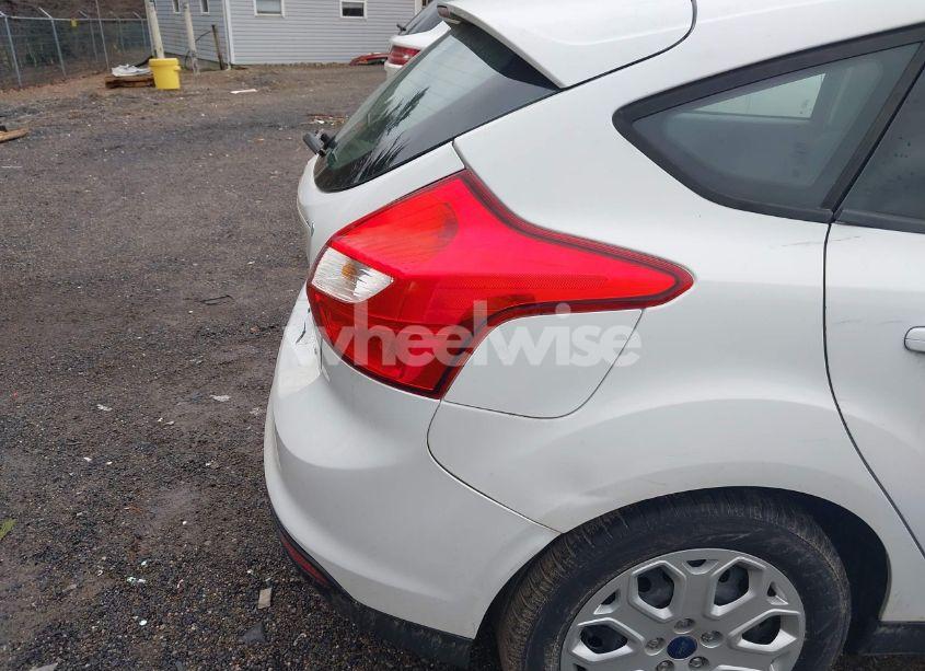 Photo 14 of 2012 Ford Focus SE (VIN 1FAHP3K2XCL387664)