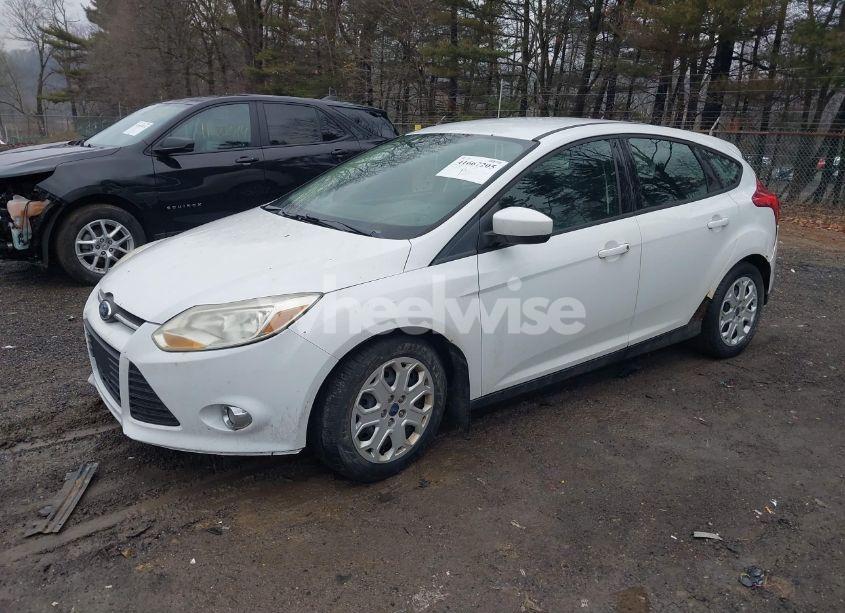 Photo 2 of 2012 Ford Focus SE (VIN 1FAHP3K2XCL387664)