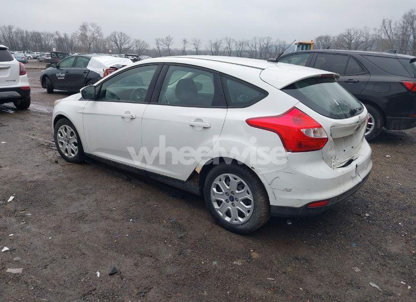Photo 3 of 2012 Ford Focus SE (VIN 1FAHP3K2XCL387664)