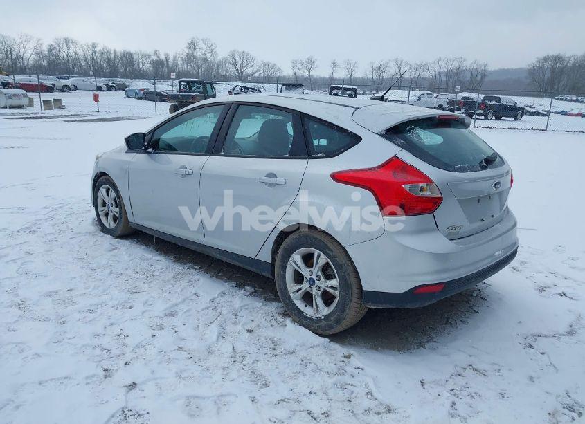 Photo 3 of 2012 Ford Focus SE (VIN 1FAHP3K2XCL442940)