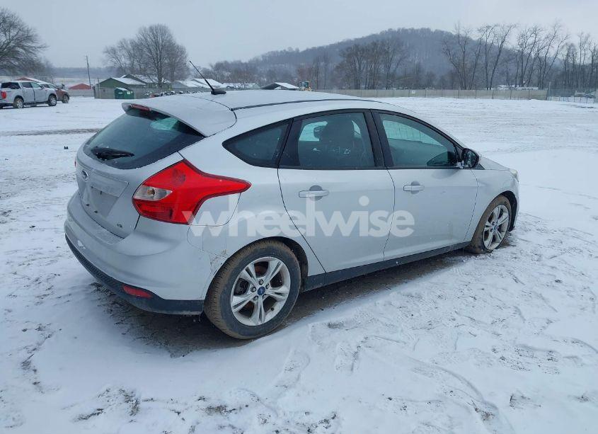 Photo 4 of 2012 Ford Focus SE (VIN 1FAHP3K2XCL442940)