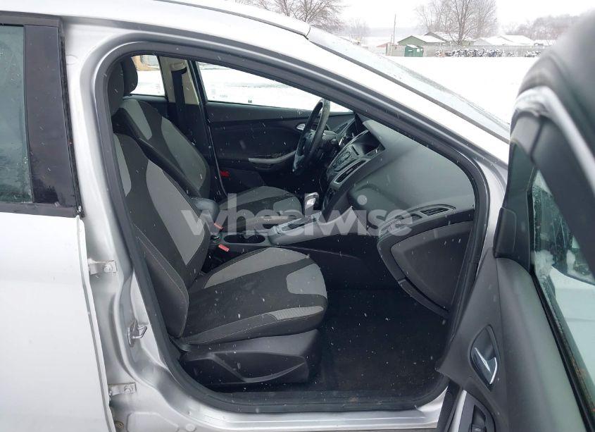 Photo 5 of 2012 Ford Focus SE (VIN 1FAHP3K2XCL442940)