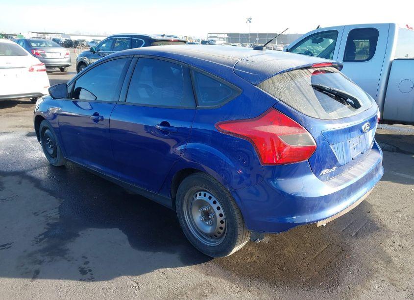 Photo 3 of 2012 Ford Focus SE (VIN 1FAHP3K2XCL447524)