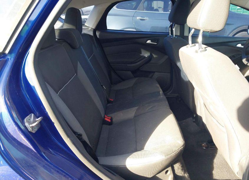 Photo 8 of 2012 Ford Focus SE (VIN 1FAHP3K2XCL447524)