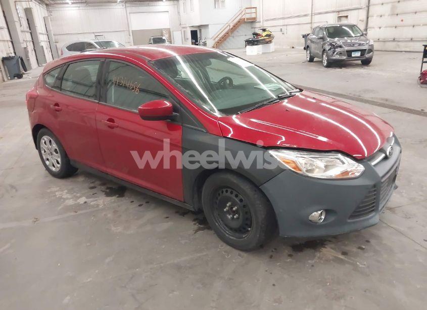 2012 Ford Focus SE (VIN 1FAHP3K2XCL467403) main photo