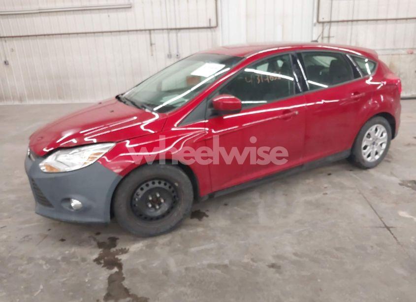 Photo 2 of 2012 Ford Focus SE (VIN 1FAHP3K2XCL467403)