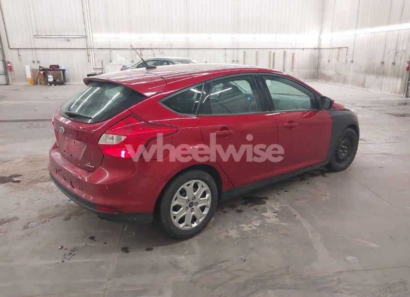 Photo 4 of 2012 Ford Focus SE (VIN 1FAHP3K2XCL467403)
