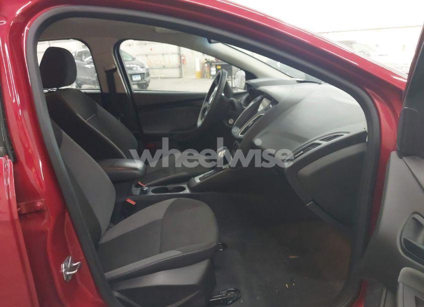 Photo 5 of 2012 Ford Focus SE (VIN 1FAHP3K2XCL467403)