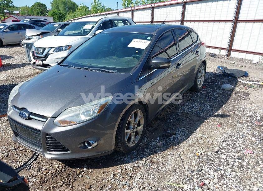 Photo 2 of 2012 Ford Focus SEL (VIN 1FAHP3M20CL370370)