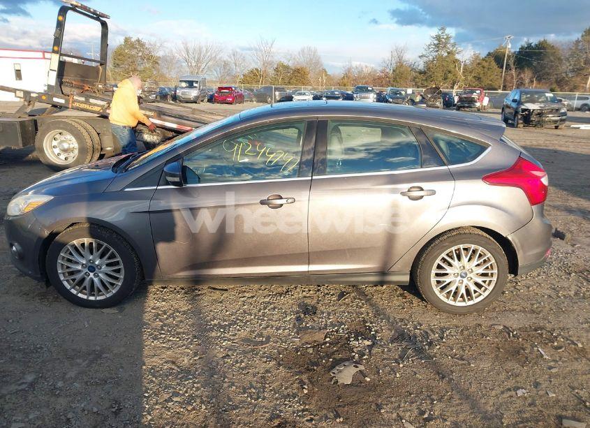 Photo 14 of 2012 Ford Focus SEL (VIN 1FAHP3M21CL200650)
